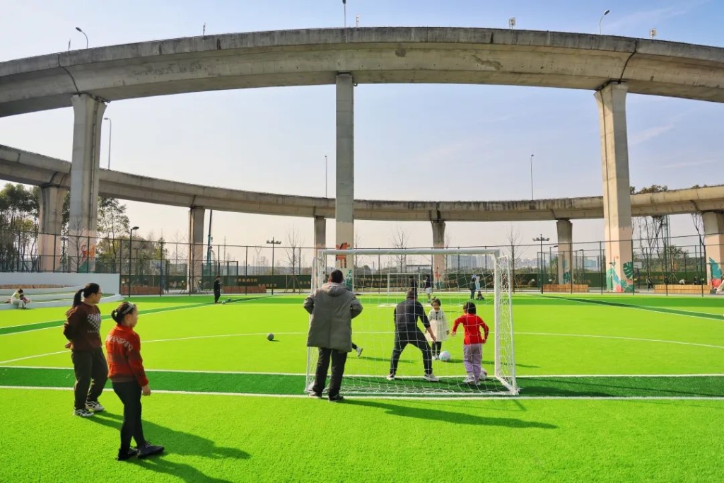 橋下空間挖掘“城市美”，40處升級等您“會心一笑”