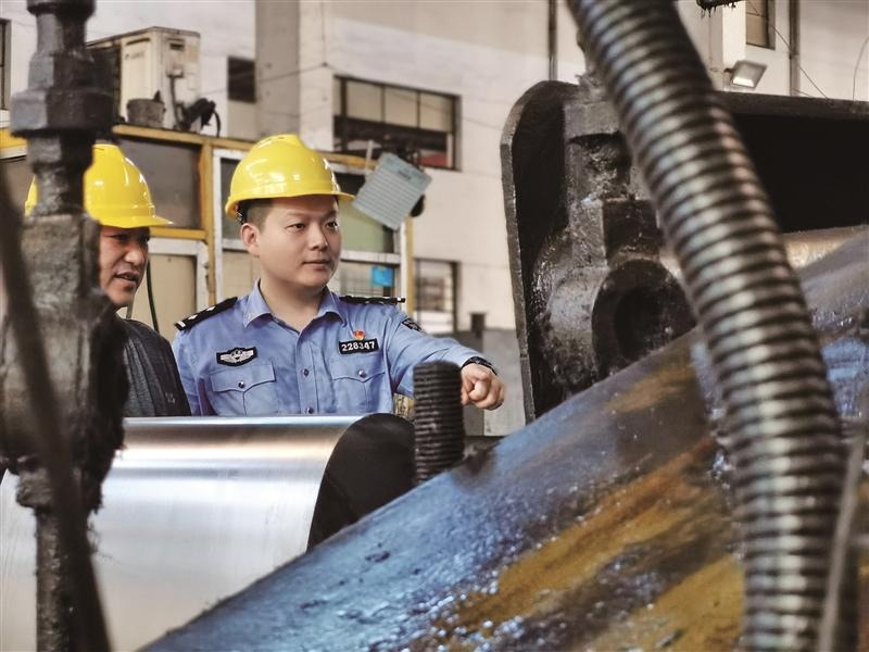 江陰公安“套餐式”服務助企健康發(fā)展