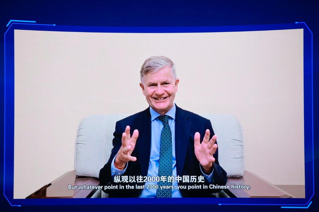 聯(lián)合國(guó)前副秘書長(zhǎng)、歐盟-亞洲中心主席埃里克·索爾海姆：人工智能、大數(shù)據(jù)、5G與可再生能源的相互融合